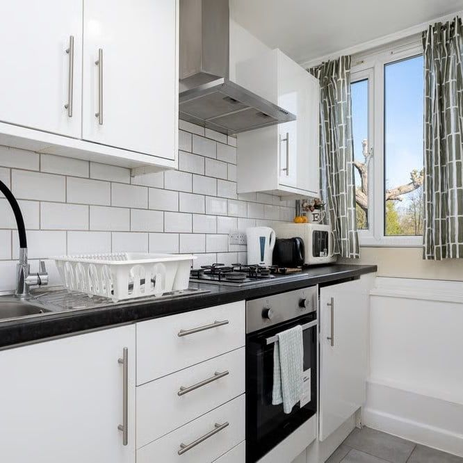 1 Bed Flat, Ashbourne Court, N12 - Photo 1