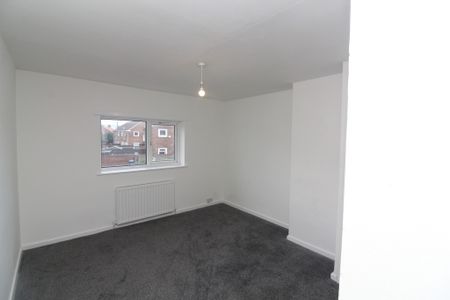 3 Bedroom Mid Terraced House - Photo 5