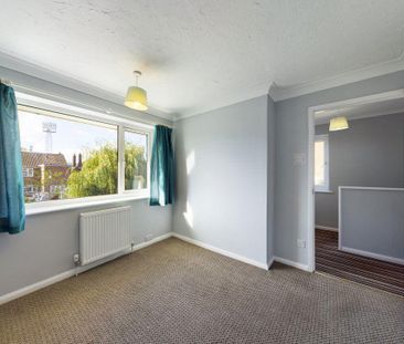 3 bedroom semi-detached house to rent - Photo 3