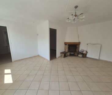 Location Maison 2 pièces 83m² ISBERGUES 62330 - Photo 1