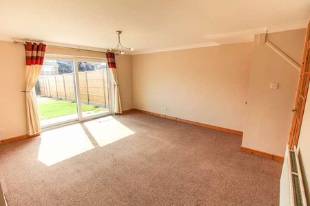 Greencroft Gardens, Reading, RG30 - Photo 2