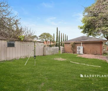RENOVATED FAMILY HOME IN A CONVENIENT NARRE WARREN LOCATION - Photo 6
