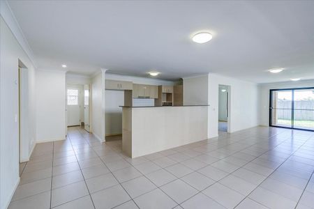 Beautiful Family Home in the Heart of Pimpama - Photo 2