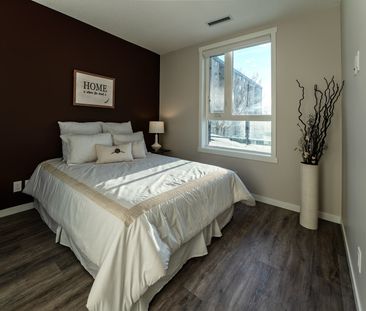 345 19 Ave, Calgary - Photo 1