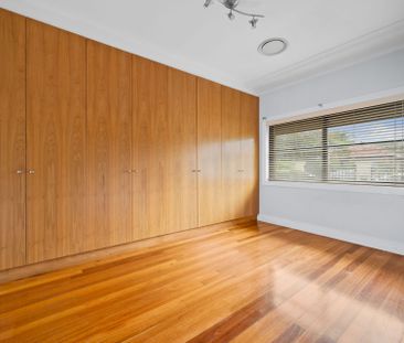 Stunning 3 Bedroom Family Home - Photo 5