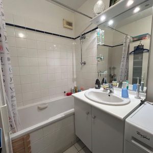 Location Appartement 2 pièces 46m² LILLE 59000 - Photo 3