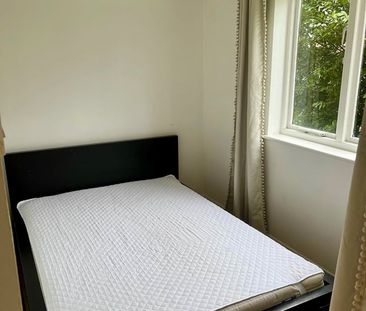 Studio Flat, Carew Court, SE14 - Photo 6