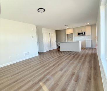 For Lease - 101 Glenroy Gilbert Drive Unit# 2, Barrhaven, Ontario - Photo 5