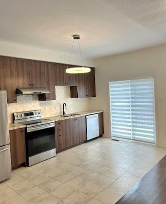 For Lease - 1196 Peelar Crescent, Innisfil, Ontario - Photo 1