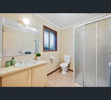 4 Hibiscus Court, Altona Meadows, Vic 3028 - Photo 5
