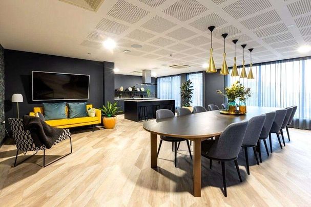 A 8th floor, two bedroom, 1 bathroom, apartment situated in a modern rental community with superb on site residents facilities. - Photo 1