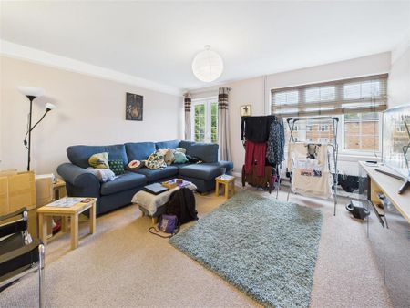 2 bedroom flat to rent - Photo 2