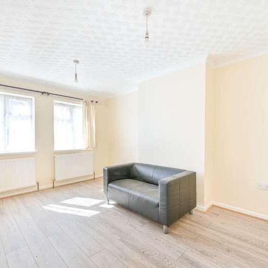 Highmead Crescent, Alperton, HA0 - Photo 1