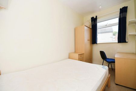 5 bedroom House To Let Total Size: 1184 SQ FT - Photo 3