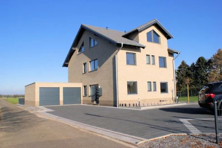 Erdgeschosswohnung mit Einbauküche, Erdwärme und Garten mit unbezahlbarem Blick - Photo 4