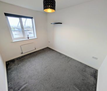 A 2 Bedroom Apartment - Photo 2