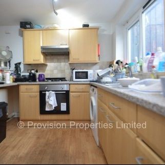 4 Bedroom to Rent Near Leeds University - Photo 1