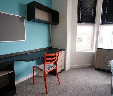 Apartment, 5 Holyhead Road - Photo 3