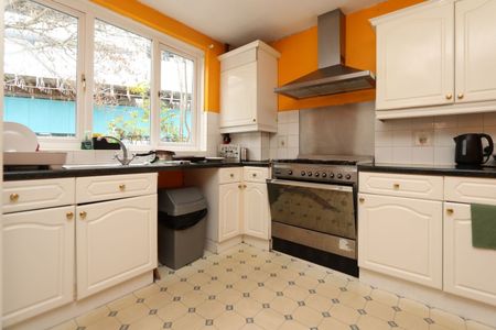 Room in a Shared House, Jupp Road West, E15 - Photo 4