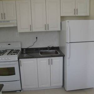 2 Bedroom - DOWNTOWN !!!!!! - Photo 2