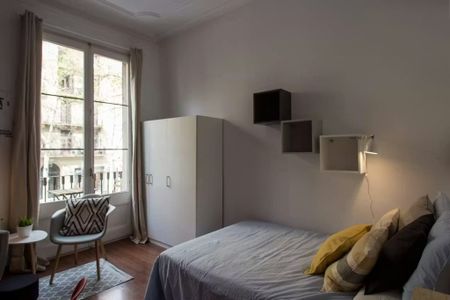 Ronda de Sant Pere, Barcelona, Catalonia 08010 - Photo 4