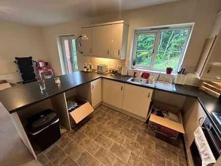 Belle Vale, Halesowen, West Midlands, B63 - Photo 4