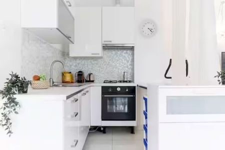 Via Pompeo Mariani, Milan, Lombardy 20128 - Photo 4