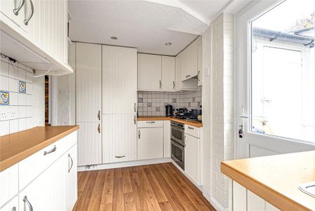 2 bedroom end of terrace house to rent - Photo 4