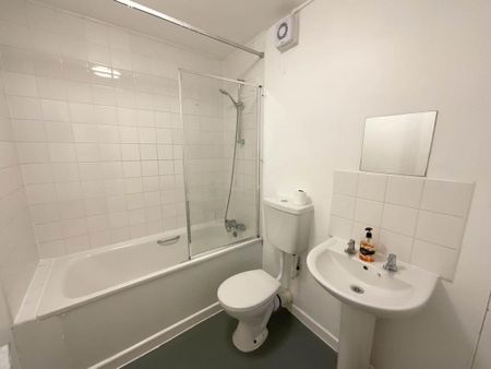 2 bedroom apartment to rent - Photo 5