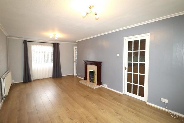 3 bedroom semi-detached house to rent - Photo 1