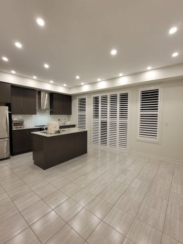 For Lease - 196 Salterton Circle, Vaughan, Ontario - Photo 5