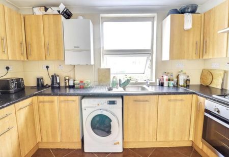 3 bedroom apartment to rent - Photo 5