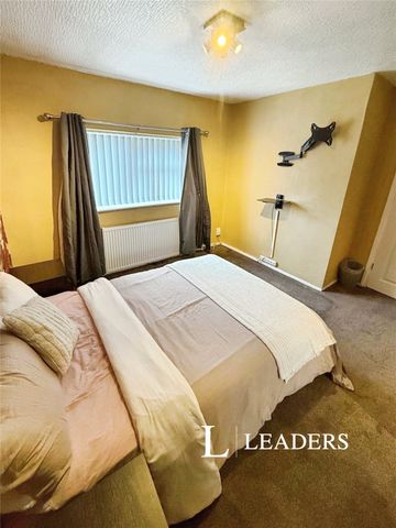 2 bedroom house to rent Housefield Road, ST2 - Photo 3