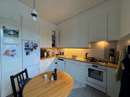 Beautiful 4-room apartment under the station - Photo 4