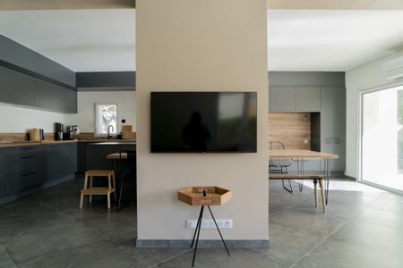 Location Maison 7 pièces 211m² PEROLS 34470 - Photo 2