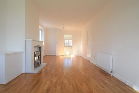 Deirdre Avenue, Wickford, Essex, SS12 - Photo 4