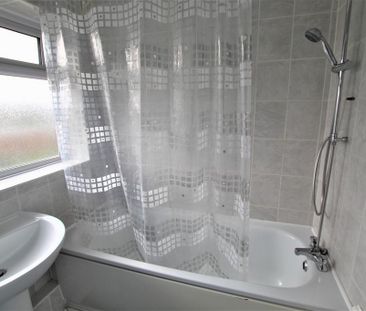 2 bedroom end of terrace house to rent - Photo 6