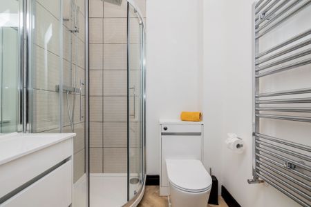 Crown House, Nuneaton, CV11 4BX - Photo 5