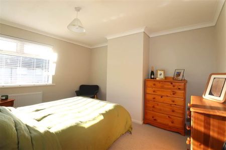 4 Ward Avenue, Warren Gardens, Lisburn, BT28 1EF - Photo 5