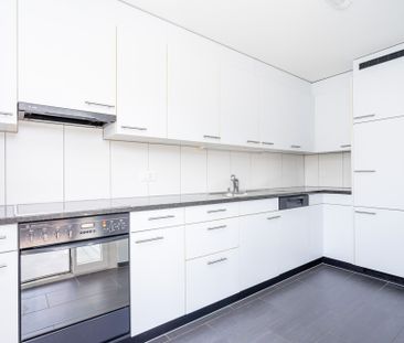 Idyllic living in the countryside with excellent transport links - Photo 1