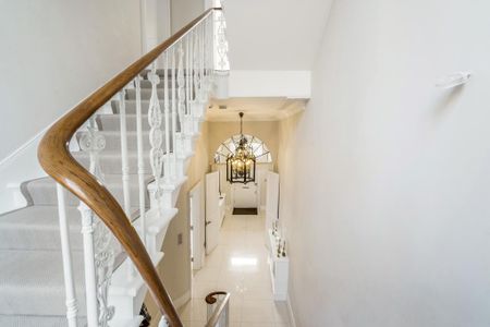 6 bedroom townhouse to rent - Photo 5