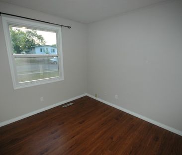 Beautiful Main Floor Suite in a Very Quiet St. Albert Neighborhood - Photo 6