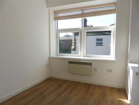 Millbrook Road East, Southampton - Photo 4