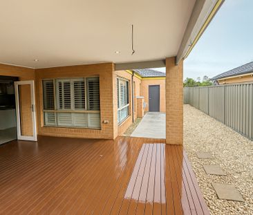 Spacious Family Home in Prime Cranbourne East Location - Photo 6