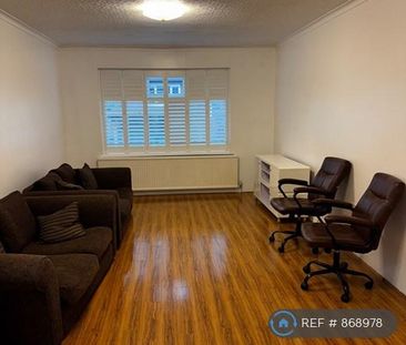 3 bedroom detached house to rent - Photo 2