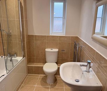 3 bedroom terraced house to rent - Photo 6