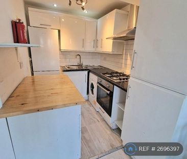 3 bedroom flat to rent - Photo 3
