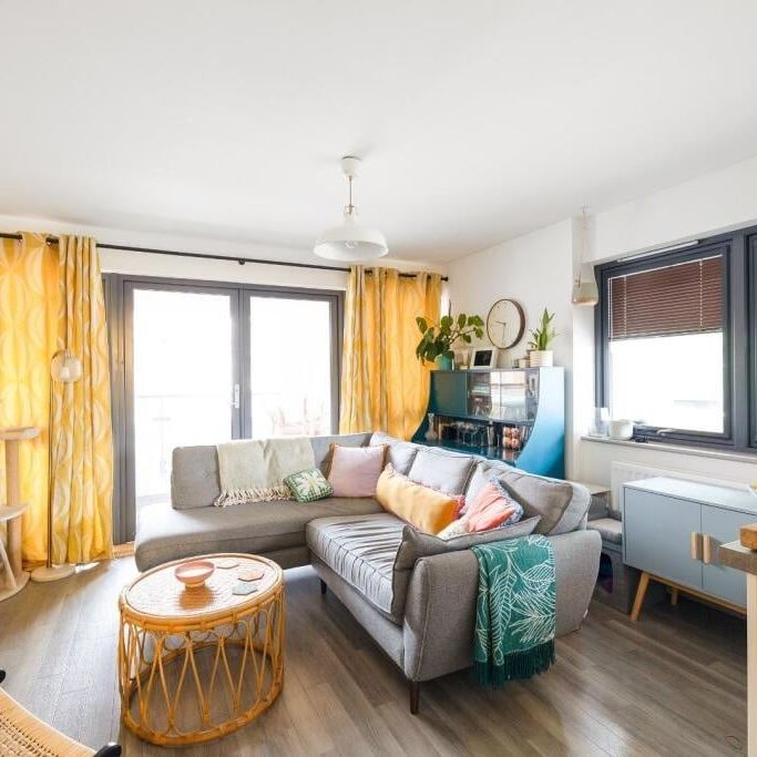 2 Bed Flat, Paintworks, BS4 - Photo 1