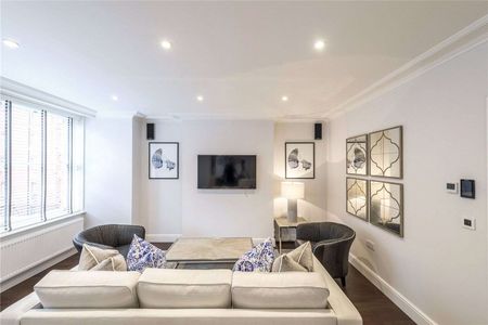 A simply stunning three bedroom apartment in this well run and sought after mansion block. - Photo 3