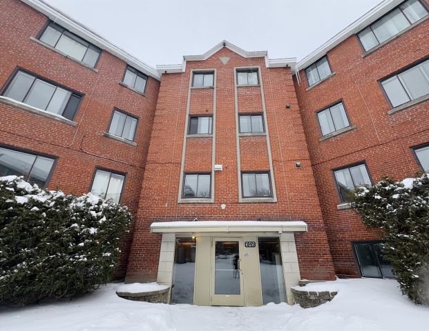 2 Bedroom - 341 Boulevard Graham, Montréal - Photo 1